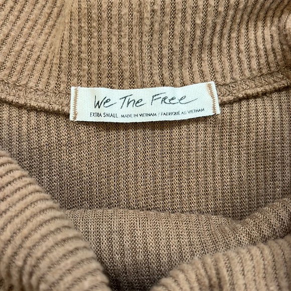 We The Free over the shoulder brown sweater - Picture 4 of 5